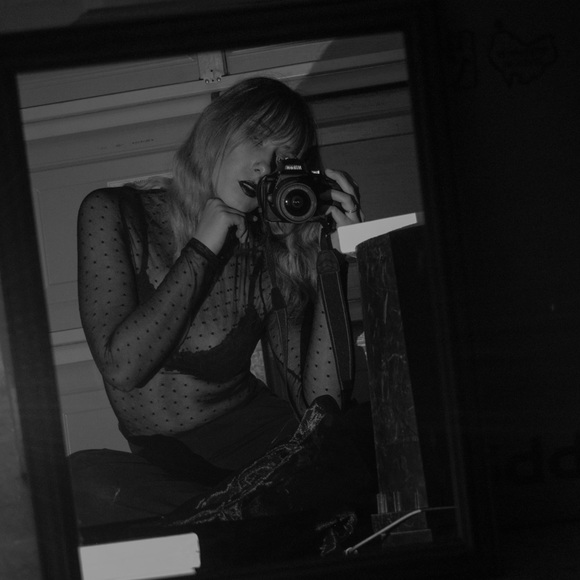 Meet your Posher, Erin - Picture 1 of 1